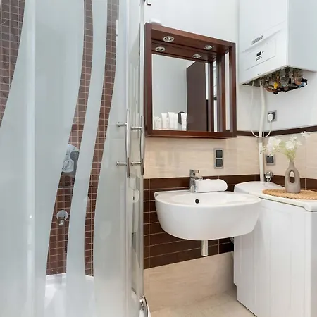 Apartament Bright Grey In Close To The By Renters