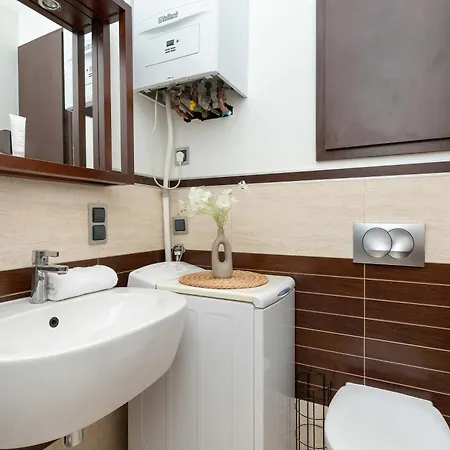 דירה Bright Grey In Close To The By Renters *